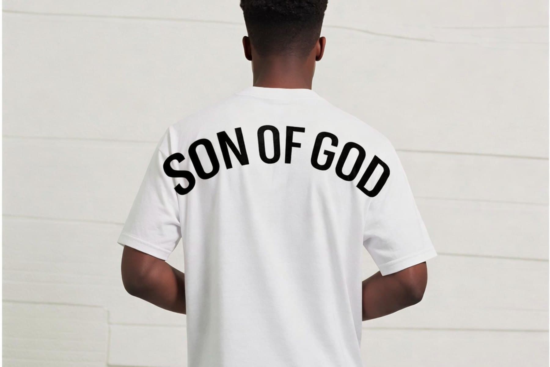 Camiseta SON OF GOD vista por la espalda